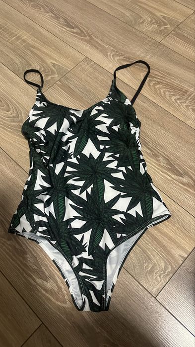 Costum de baie intreg