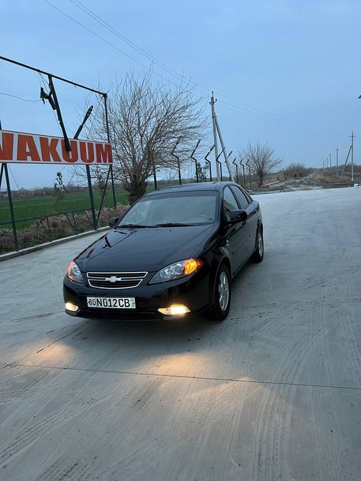 Chevrolet Gentra qora GBO