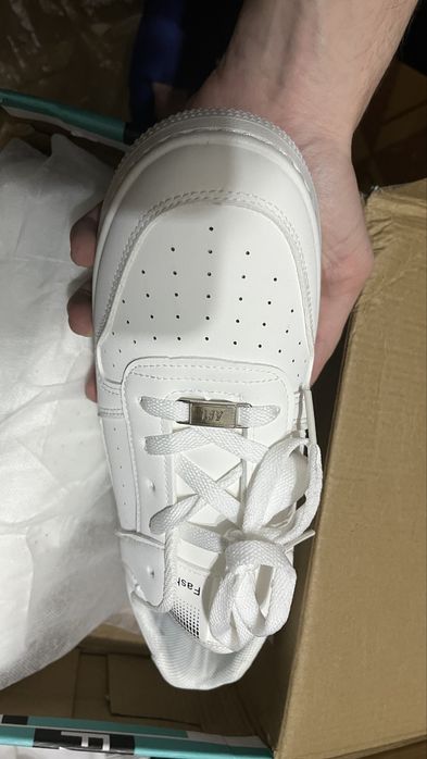 Кроссовки 41,42,43 размеров