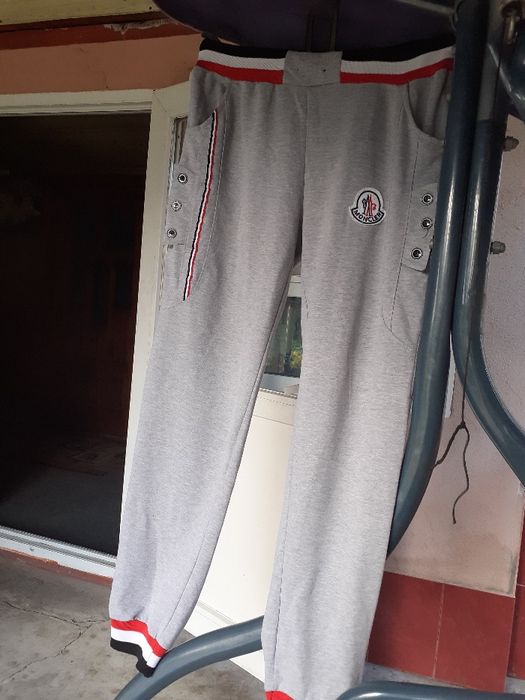 Pantaloni bărbăteşti