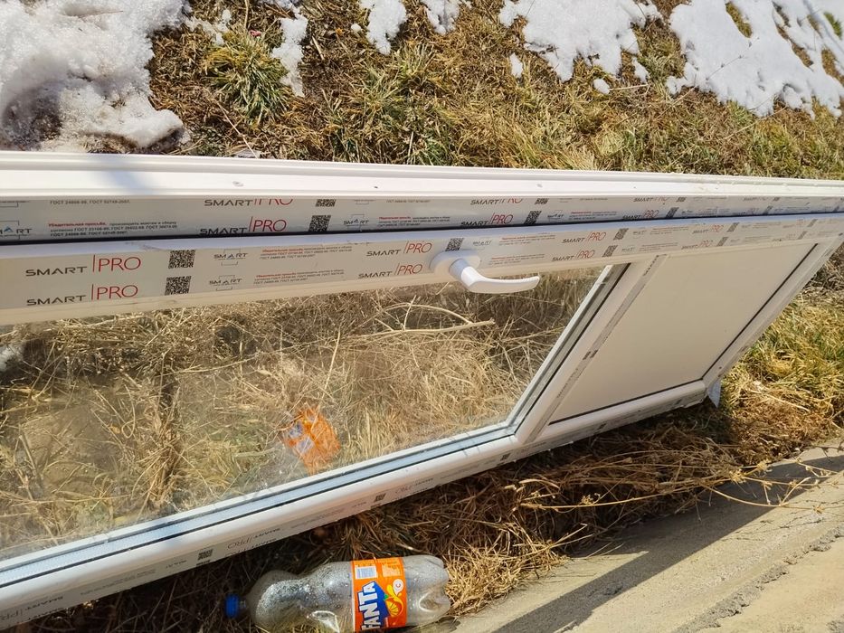 Пластиковый дверь