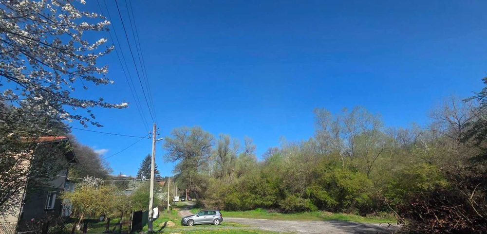 Къща срещу Сентръл парк Нови Хан