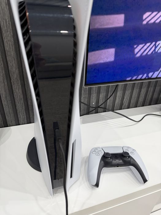 PlayStation 5 версия с дисководом