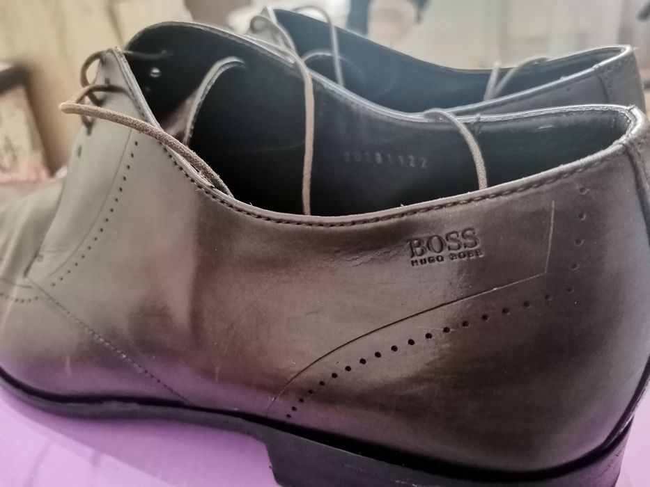 2 perechi de Pantofi originali Hugo Boss