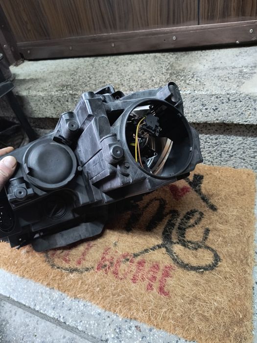 Десният фар за туаран и ляво огледало за туаран комплект фарове за шко