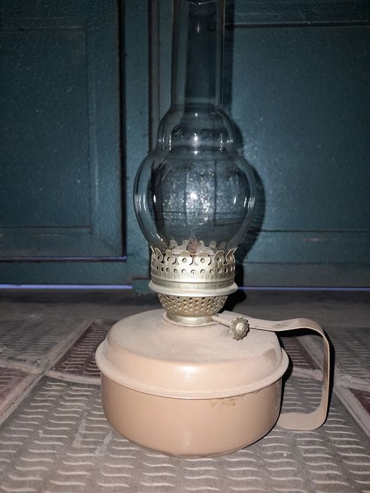 Керосиновая лампа.