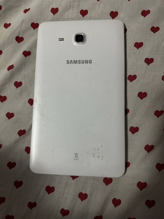 Планшет сотилади умуман камчилиги йук яхши ишлайди