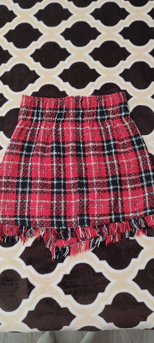 Fustă + tricou, mărimea S ambele produse