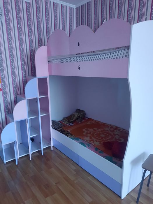 Детская двухярусная кроватка