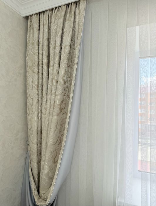Продам шторы с тюлями
