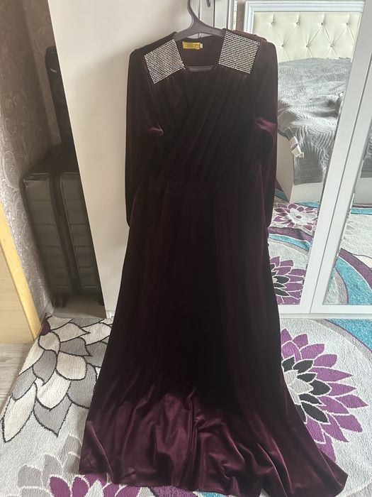 Платье вечерне бархатное