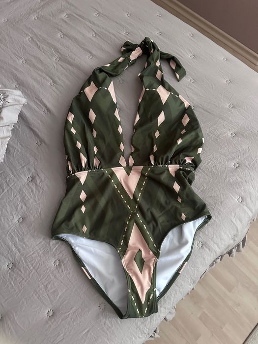 Целокупен бански