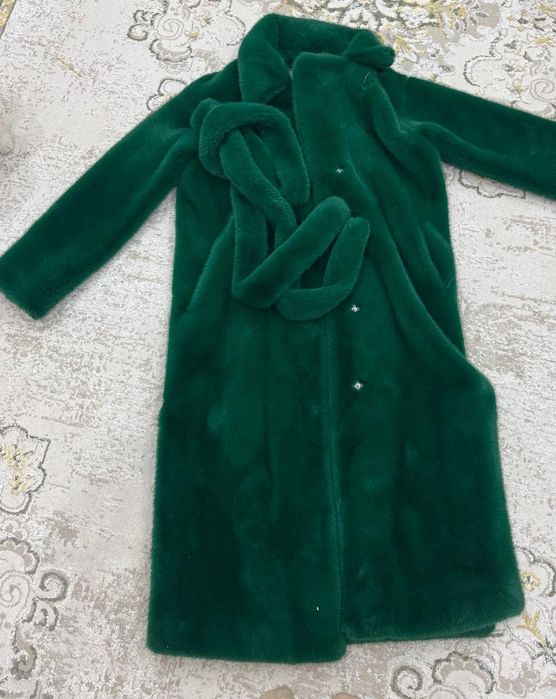 Верхняя одежда . Шуба