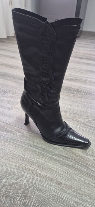 Cizme de piele negre
