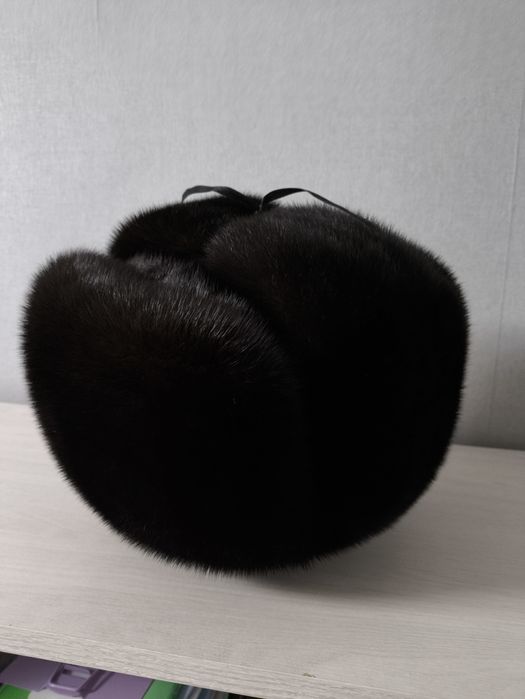 Продам дубленку с шапкой