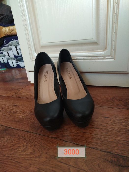 Туфли чёрные. Высокий каблук