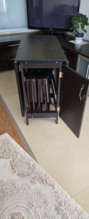 Masa plianta cu 4 scaune culoare venghe