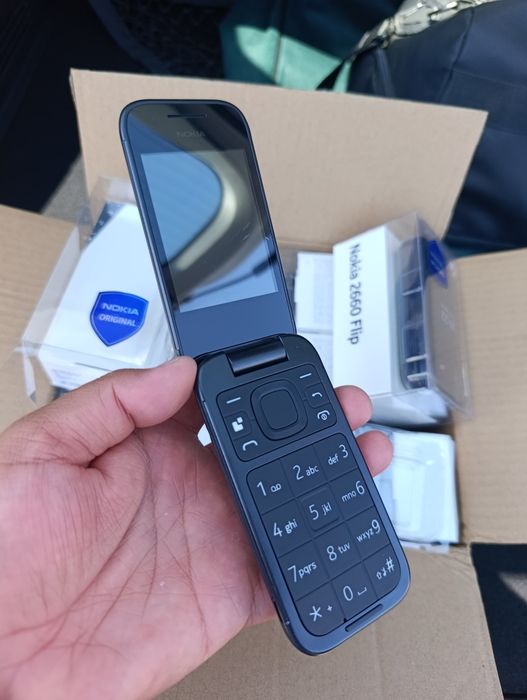 Nokia 2660 Flip раскладной телефон