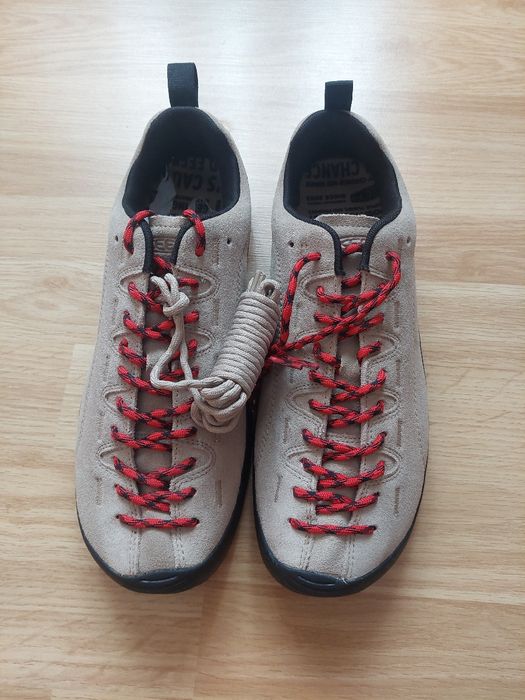 Adidas de drumeție Keen