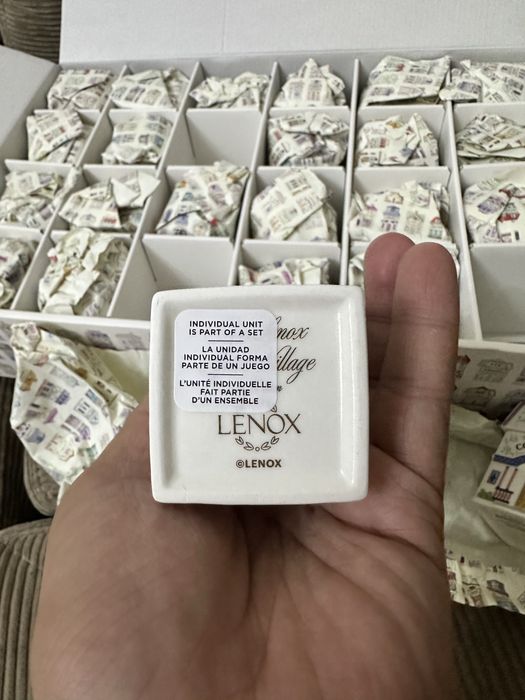 Продается новый , неиспользованный набор Lenox посуды для специй