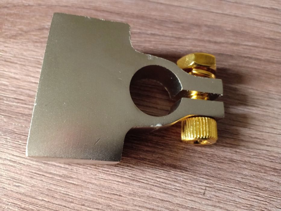 Клеммы аккумулятора