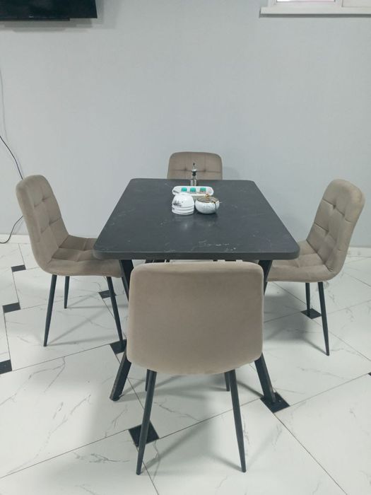 Столы и стулья для кафе