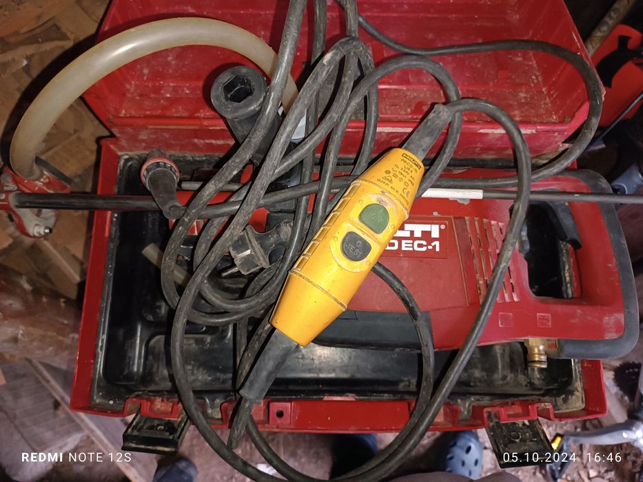 Vând set scule Hilti