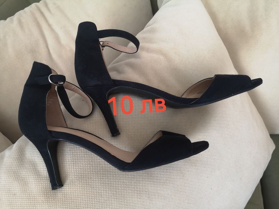 Дамски елегантни обувки, различни модели.