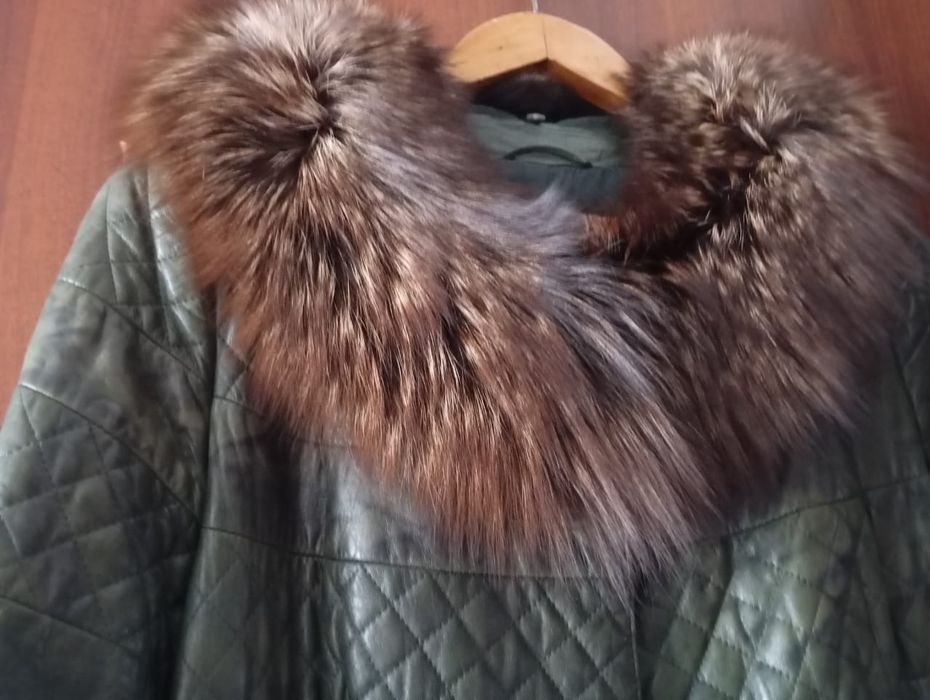 Плащ кожаный мех енот