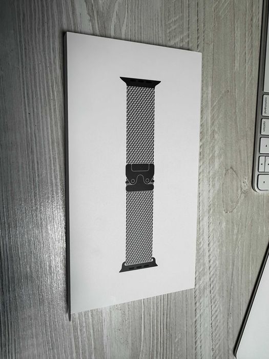 Vând Apple Watch Ultra 2 – 49mm Black Titanium cu Milanese Loop (GPS + Cellular)