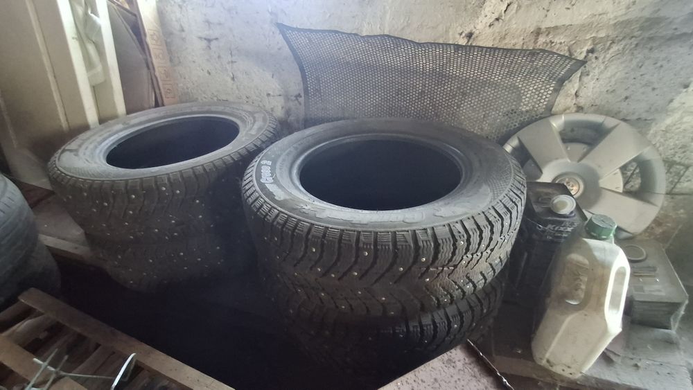 Продам комплект резины размер 15