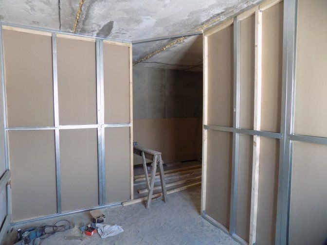 Гипсокартон, перегородки, трековые подсветки