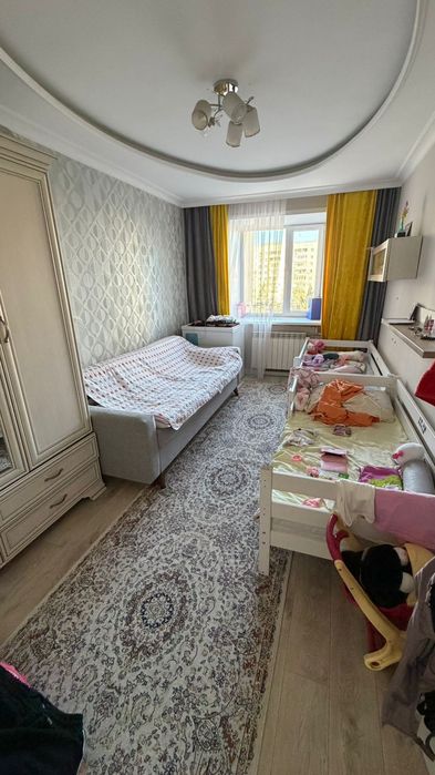 Продам 4-х комн квартиру в Центре