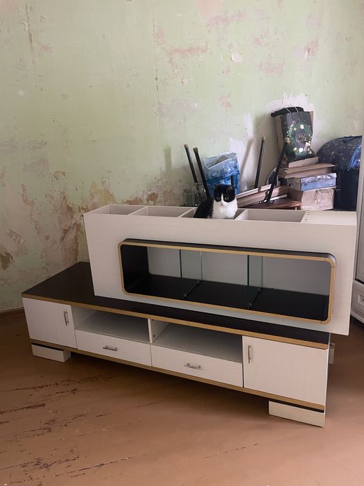 Продаю тумбу под телевизор