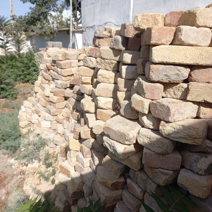 Оловга чидамли Огнеупорный кирпич Қарши шаҳрида яримта ғишт