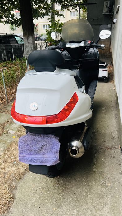 Piaggio X Evo 400