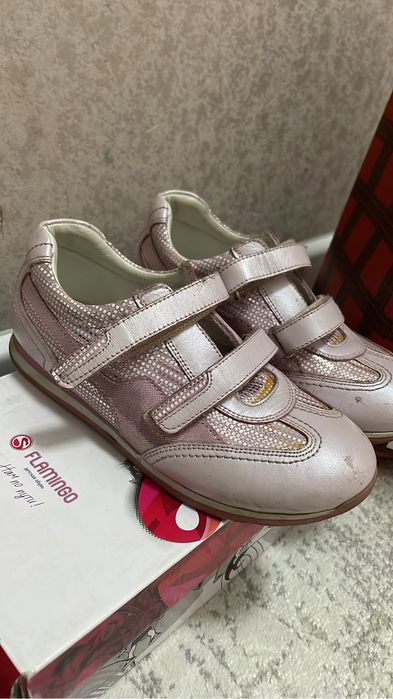 Туфли для девочки, кроссовки