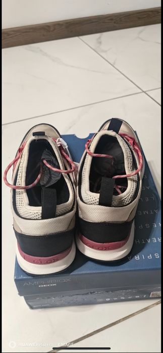 Туристически маратонки