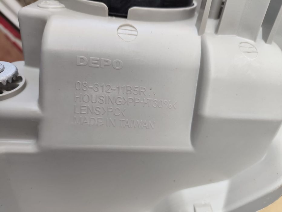 Камри 45  фара депо тайвань