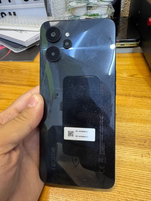 Realme 9i 5G cu 6 gb ram 350 lei