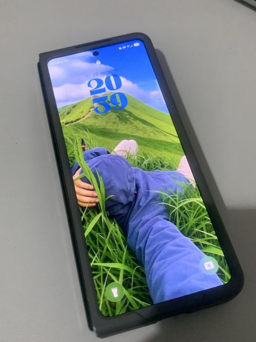 Samsung Galaxy Z Fold5 256 ГБ