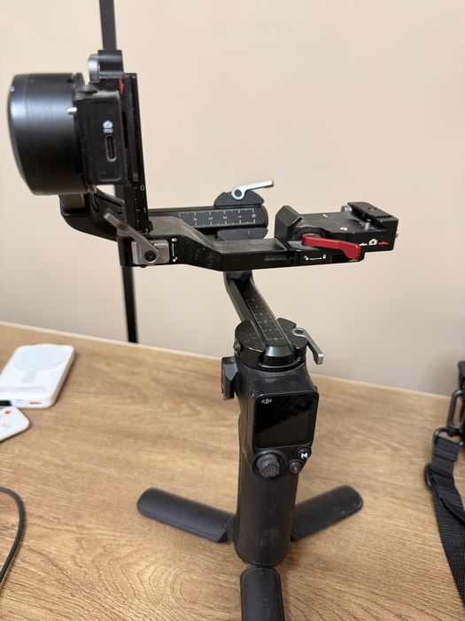 Продам стабилизатор dji RS3 mini