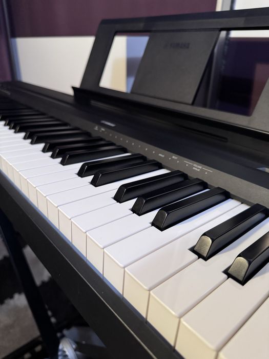 Комплект Дигитално пиано Yamaha P-45 B със стойка, стол и педали