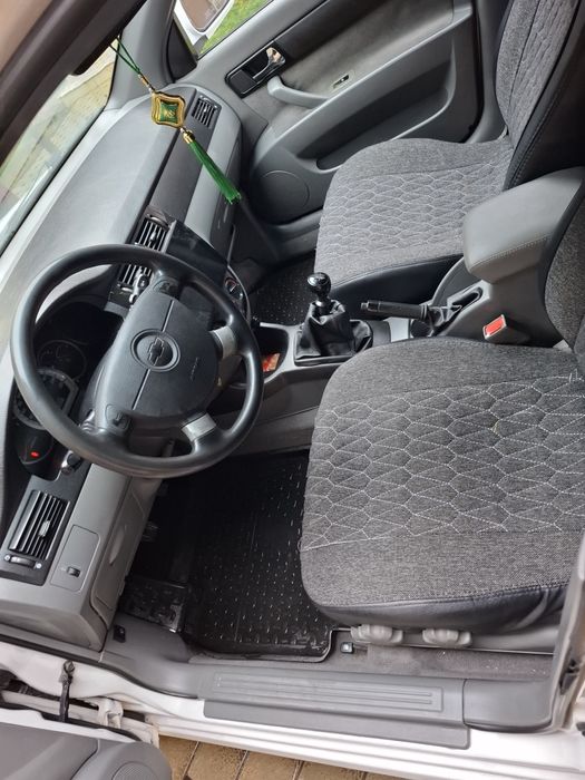 Срочно продаётся автомобиль Lacetti в отличном состоянии