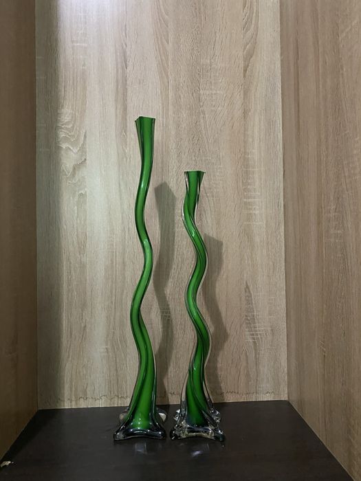 Зеленая ваза для интерьера