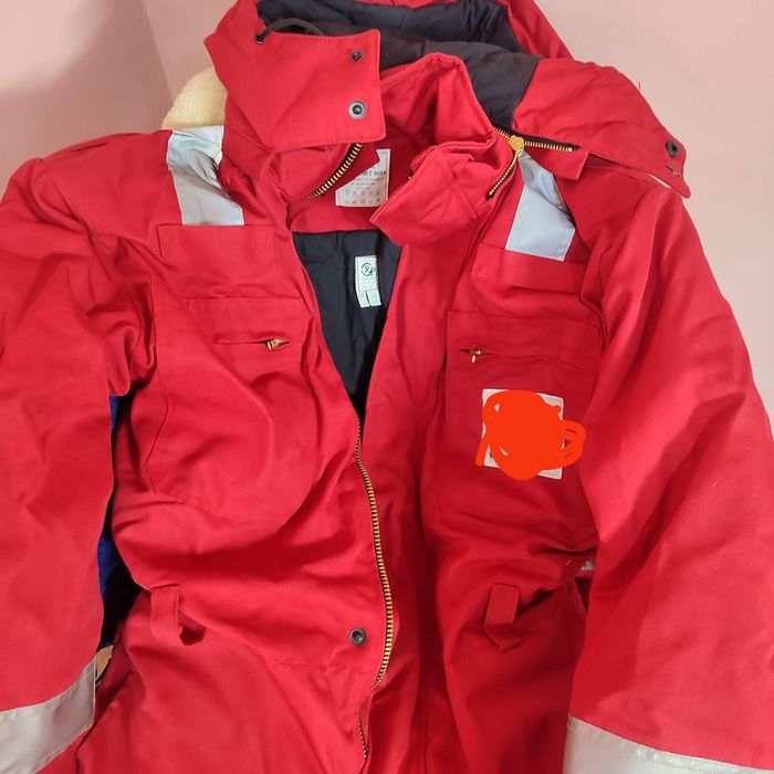 2 комбинезона и 2 дождевых Плаща продаётся