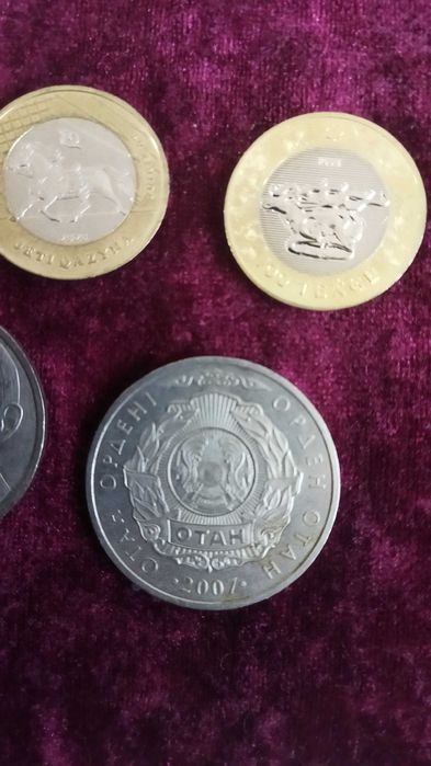 Продам юбилейные монеты.