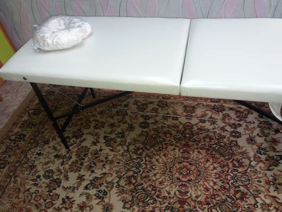 Продам новые кушетки