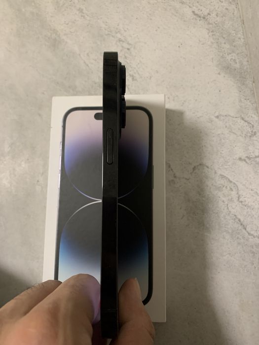 Продам айфон 14 про