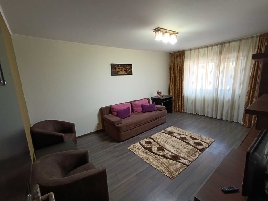 Ap. decomandat 2 camere, parter, Str. FARULUI (DACIA) cu loc parcare.